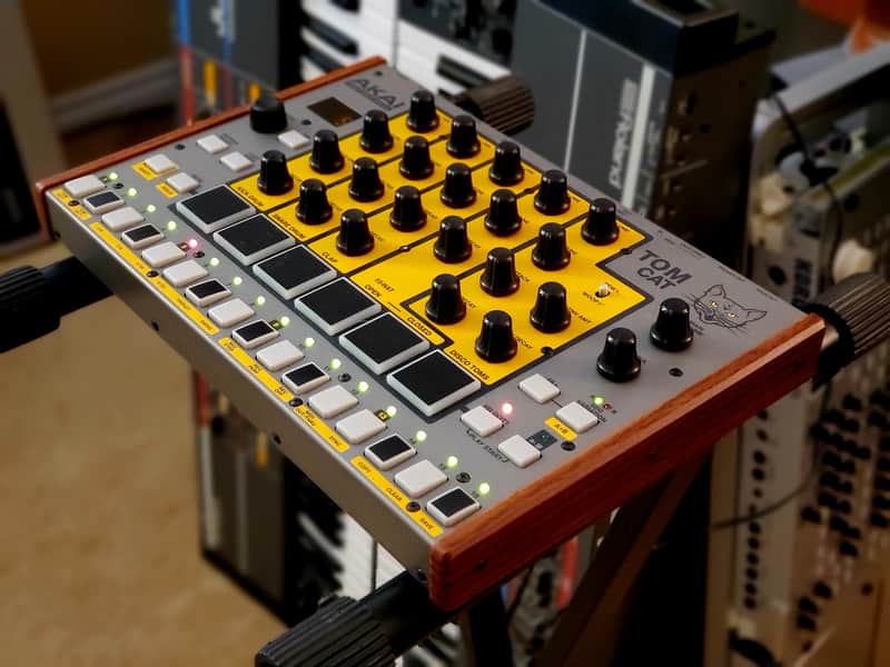MUST SEE!!! AKAI TOM CAT ANALOG DRUM MACHINCE SEQUENCER IN AMAZING CONDITION! image 1