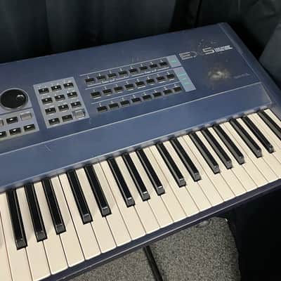 Yamaha EX5 Synthesizer Workstation image 3