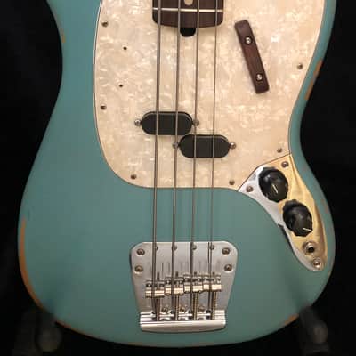 Fender JMJ Road Worn Mustang Bass + Hard Case, Pro Setup image 5