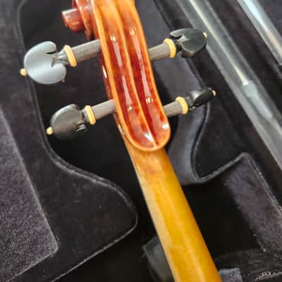 Mint Open Box Krutz 400 Series Model A840 15.5" Step Up Viola w/ Case and Bow image 9