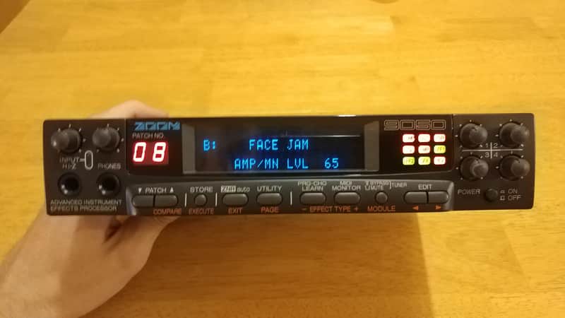 Zoom 9050 Multi-effects half rack guitar pedal | Reverb