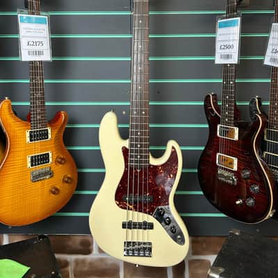Fender American Standard Jazz Bass V Olympic White 2010 5-String Electric Bass image 2