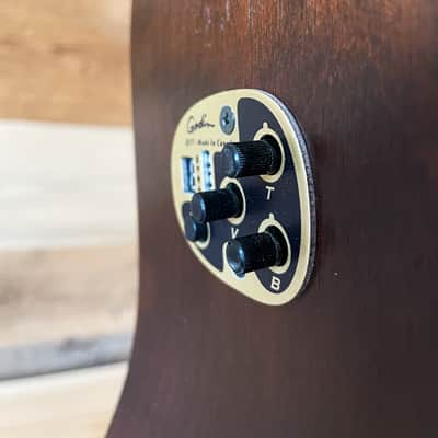 Art & Lutherie Americana Bourbon Burst QIT CW image 4