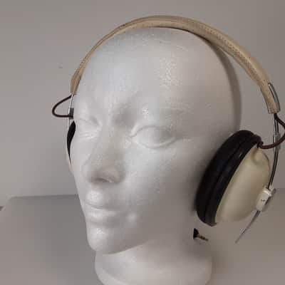 Panasonic RP-HTX7 Over The Ear Studio Headphones Nostalgic Monitor Headset White image 5