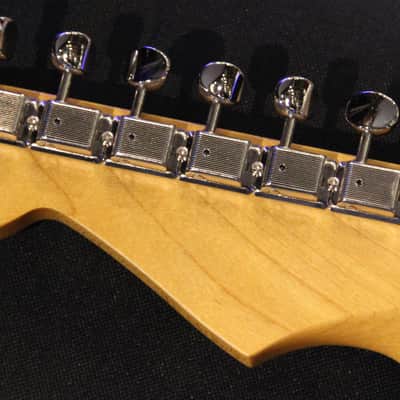 Fender JV Modified '50s Stratocaster HSS 2-Tone Sunburst image 8