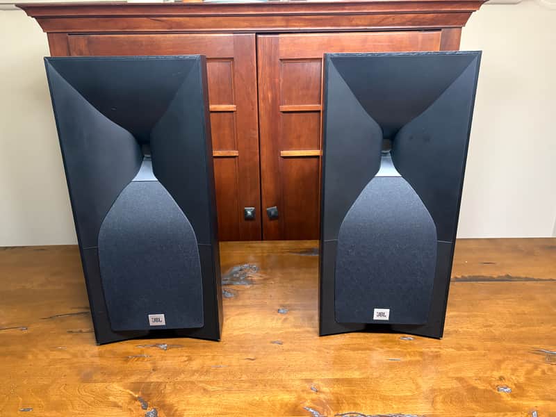 JBL Studio 530