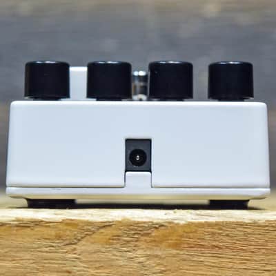 Electro-Harmonix C9 Organ Machine 9-Preset Organ Emulation Guitar Effect Pedal image 8