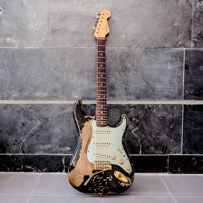 Fender Custom Shop ’60 Stratocaster Ultimate Relic, Masterbuilt by Jason Smith, Black with Gold HW image 3