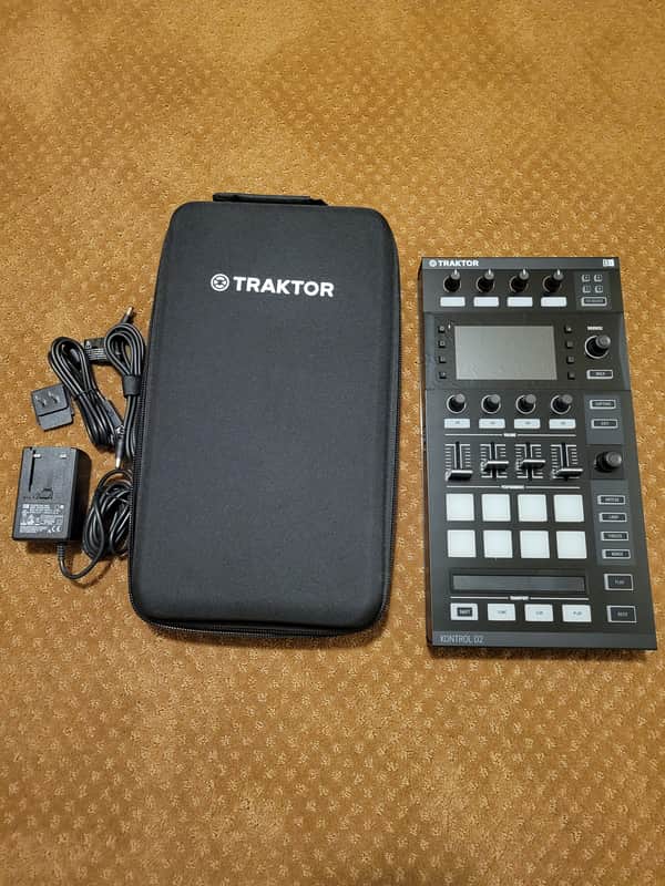 Native Instruments Traktor Kontrol D2 2010s - Black image 1