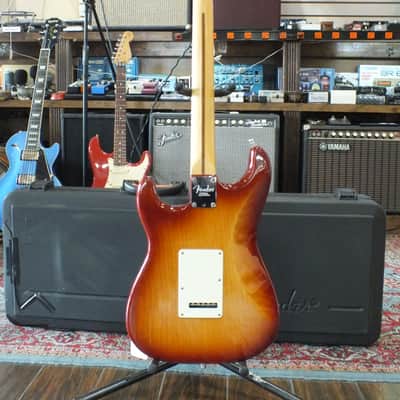 2015 Fender American Standard Stratocaster HSS Shawbucker with Maple Fretboard 3-Color Sunburst image 6