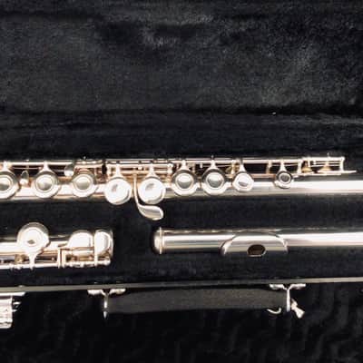 💥Yamaha YFL-225 11 Flute image 1