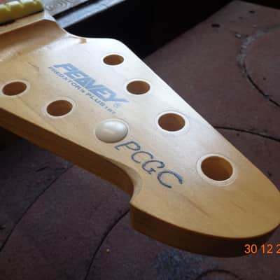 Wide neck electric guitar for big hands image 4