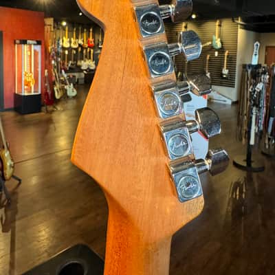 Fender AMERICAN ACOUSTASONIC® STRATOCASTER® 2020 - Natural image 8