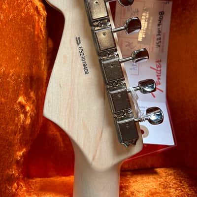 Fender Eric Clapton Artist Series Stratocaster with Vintage Noiseless Pickups  Black #US23019408 7 lbs  11.7 oz image 7