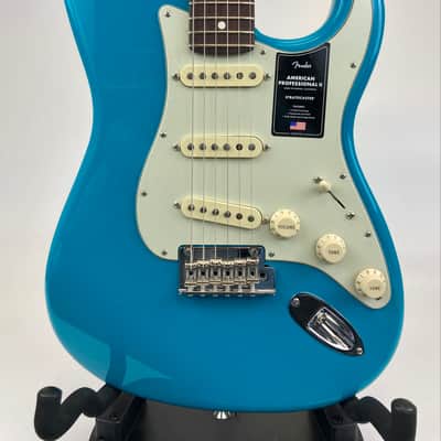 Fender American Professional II Stratocaster with Rosewood Fretboard 2021 Miami Blue image 2
