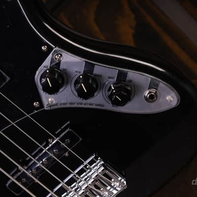Squier Affinity Series Active Jazz Bass V Black Metallic image 7