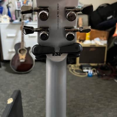 ESP LTD Deluxe 2010 - Silver burst image 15