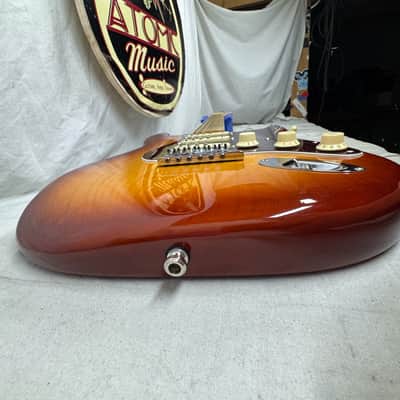 Fender American Stratocaster Guitar with Gator Case 2016 - Sienna Sunburst / Maple neck image 17