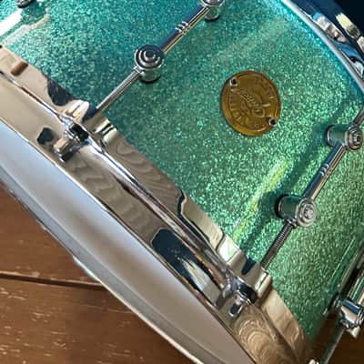 Gretsch New Classic Maple Snare 14×6.5 – Turquoise Glitter image 3
