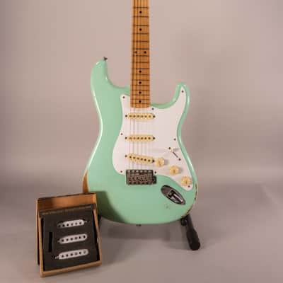 Fender stratocaster vintera road worn 75th - surf green image 4