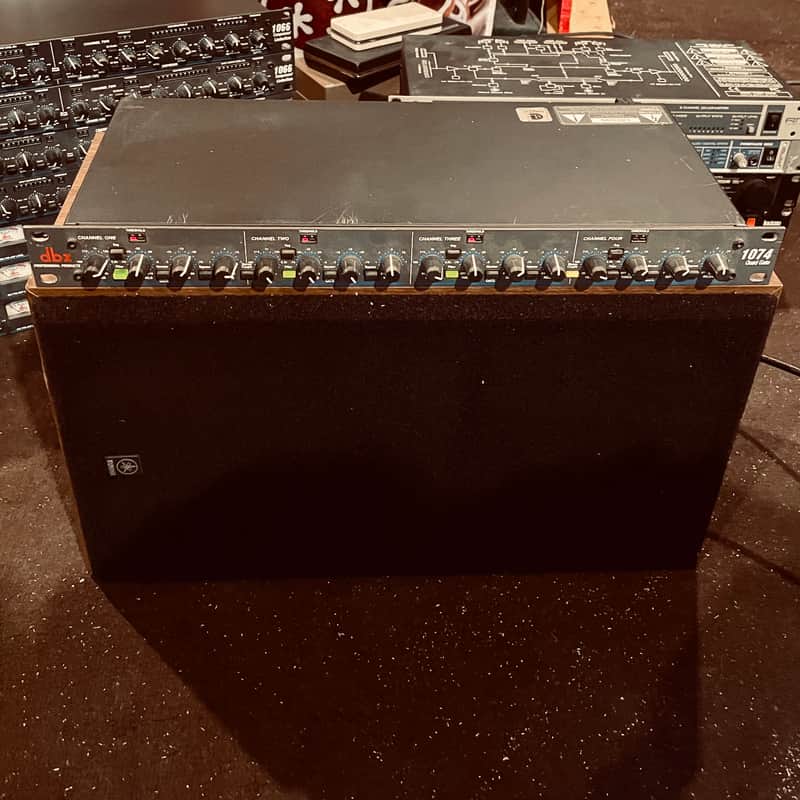 dbx 1074 Quad Gate image 1