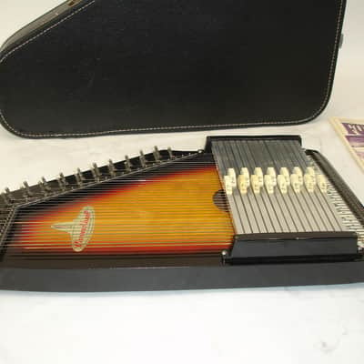 Chromaharp by Rhythm 15-Chord Autoharp w/ Accessories image 2