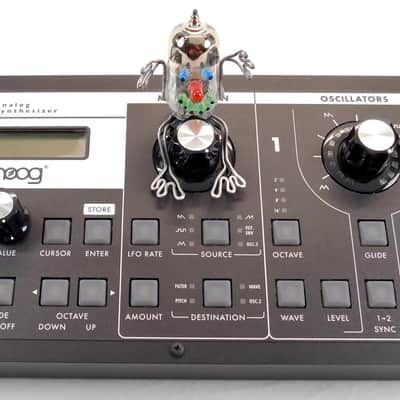 MOOG Slim Phatty Analog Synthesizer Desktop + Neuwertig + OVP + 1,5J Garantie image 5