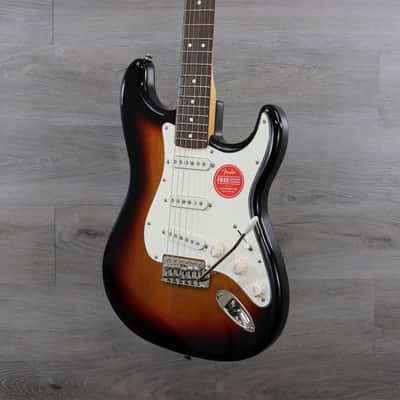 Squier Classic Vibe '60s Stratocaster 3 Tone Sunburst image 4