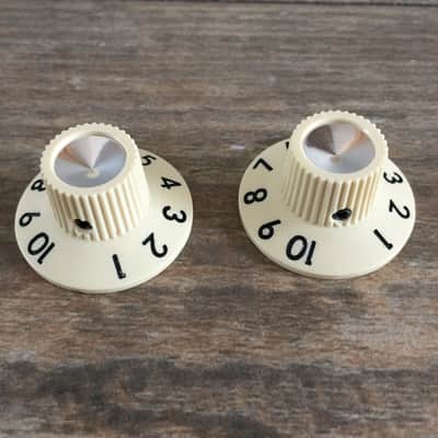 2x Vintage 65 Jazzmaster Fender style Witch Hat Knobs - Vintage cream image 1