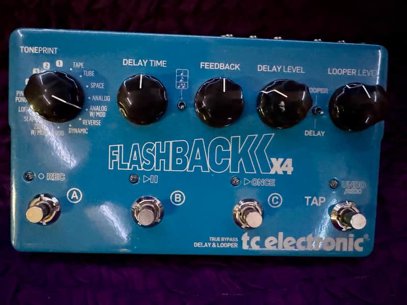 【本体のみ】tc electronic FLASHBACK X4 エフェクター TC Electronic Flashback X4 Delay - Used
