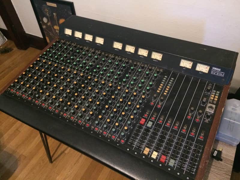 Yamaha 1608M Monitor Mixing Console 