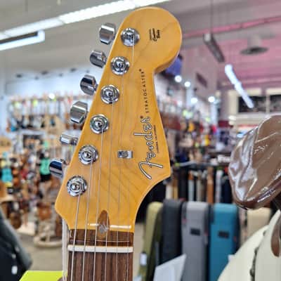 Fender 70th Anniversary American Professional II Stratocaster 2024 - Comet Burst 7.7 pounds image 4