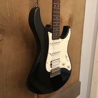 Yamaha EG112C Strat Style Electric Guitar Black image 4