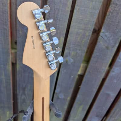 Fender USA Professional Stratocaster 3-Color Sunburst with upgraded locking tuners image 4