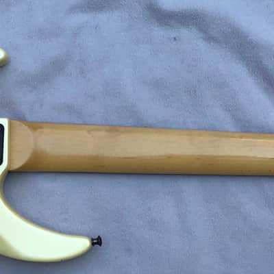 Guild Pilot 5-String Bass + OHSC image 7