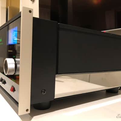 McIntosh C2600 2-Channel Tube Preamplifier with Phono Stage image 4