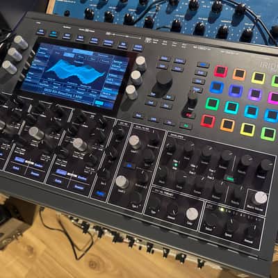 MINT Waldorf Iridium 16-voice Desktop Synthesizer with power supply. Hardly used! image 3