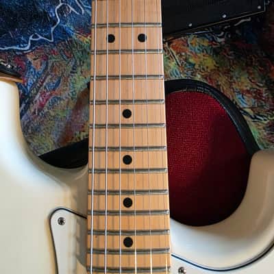 Fender American Special Stratocaster with Maple Fretboard 2015 - 2018 - Olympic White image 18
