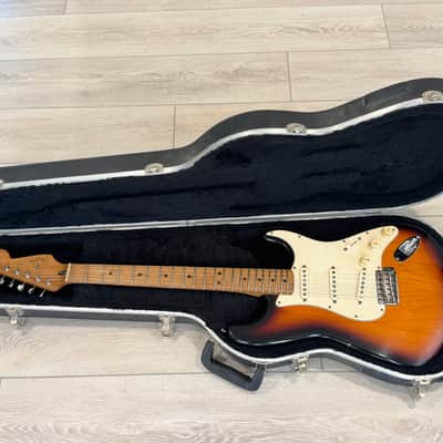 1997 Fender California Series Alder Sunburst Stratocaster with Fender Hard Case image 20