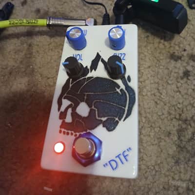 PigStompPedals "DTF clone" PedalPCB - B-Side Fuzz - Burning Skull image 7