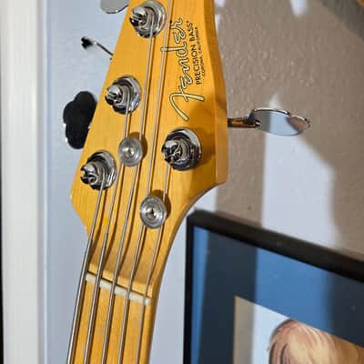 Fender American Professional II Precision Bass V with Maple Fretboard 2020 - Present - Dark Night image 11