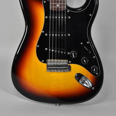 Fender ST-72 CIJ Stratocaster Three Tone Sunburst Finish Electric Guitar image 2