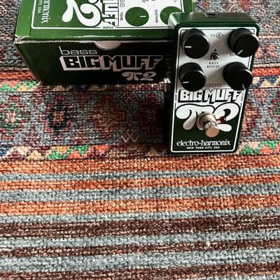 Electro-Harmonix Bass Big Muff Pi 2 Dual Op-Amp Fuzz 2026 - Present - Green / White image 3