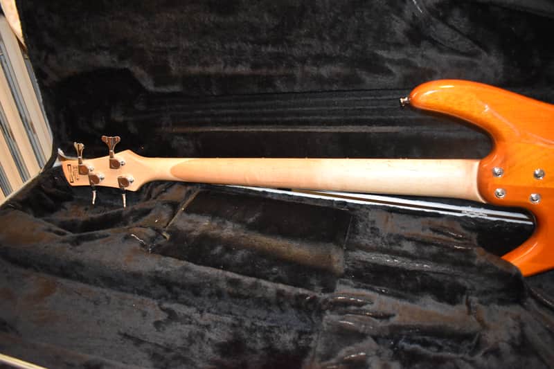 Ibanez SOUNDGEAR Gio Bass N427 ソフトケース付き Ibanez エレキベース Gio SOUNDGEAR N427 レッド系 4弦ベース