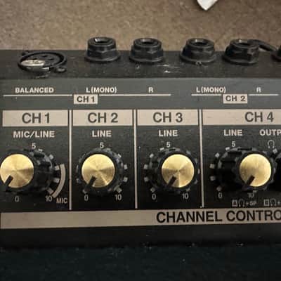 Roland KC-350 4-Channel 180-Watt 1x12" Keyboard Combo 2002 - Present - Black image 4