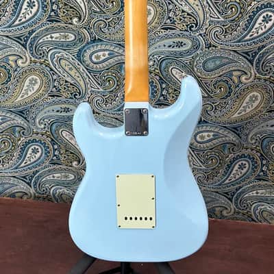 Fender Vintera II Road Worn '60s Stratocaster Sonic Blue image 6