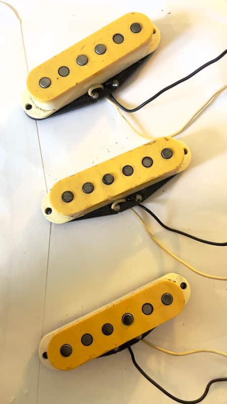 Fender Fender made in Japan guitar pickups 1987 Crème image 1