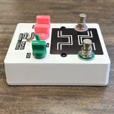 Henretta Engineering Emerald Prince Preamp & Pinkman Dirty Boost Combo Effects Pedal 2010's image 5