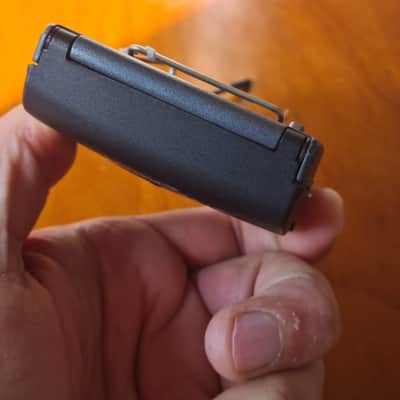 Sennheiser Sennheiser SK300 G2 Bodypack Transmitter – 830–866 MHz – Pro Reliable Unit image 6