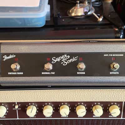 Fender Super-Sonic 22 2-Channel 22-Watt Guitar Amp Head Blonde w/ Matching Fender 2x12" Super-Sonic Cab, Footswitch & Dust Covers image 21